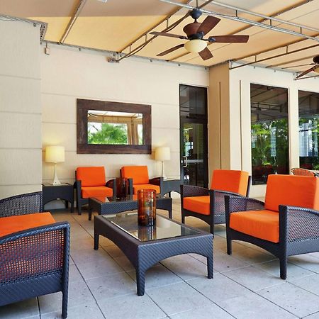 Hilton Garden Inn West Palm Beach Airport Экстерьер фото