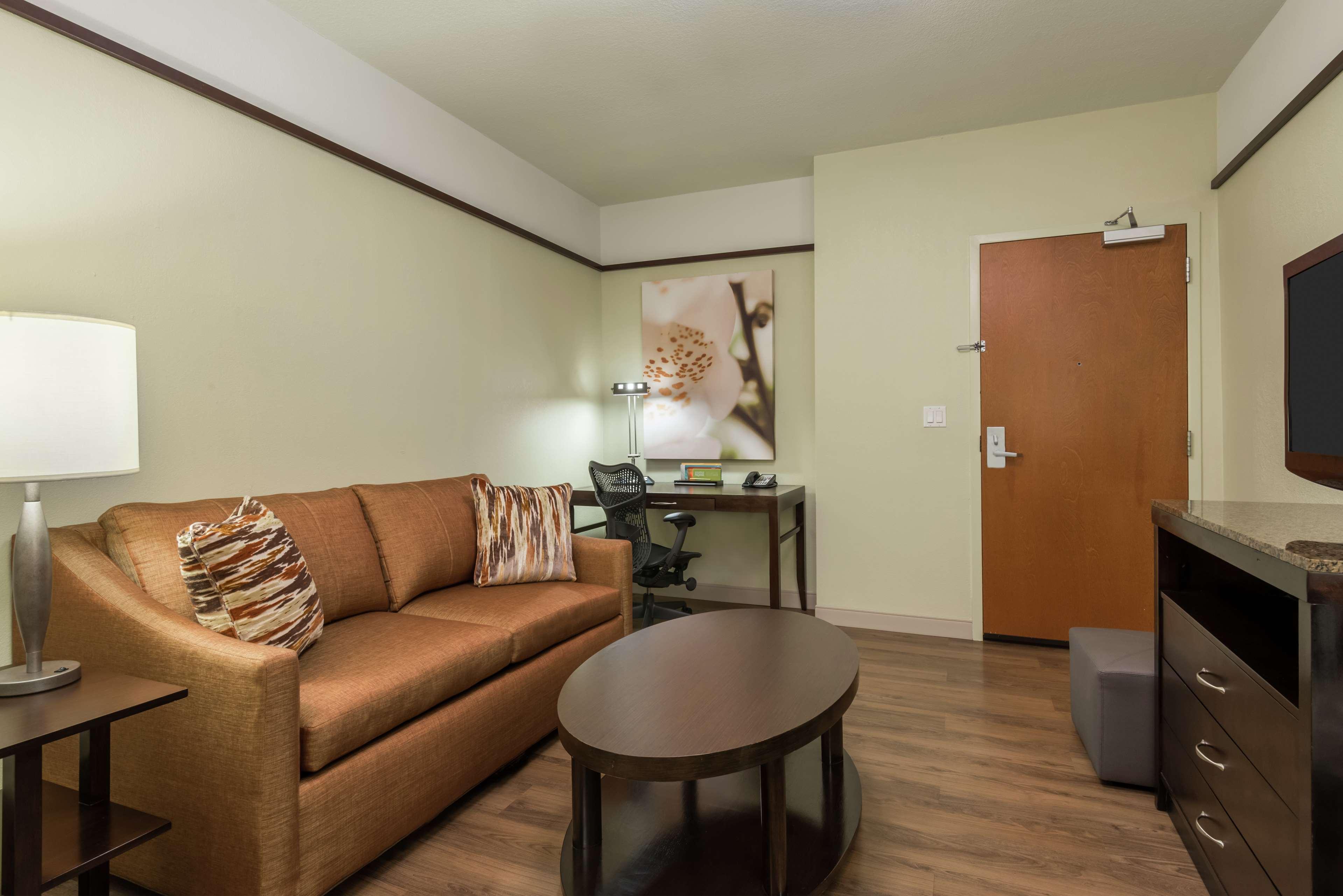 Hilton Garden Inn West Palm Beach Airport Экстерьер фото