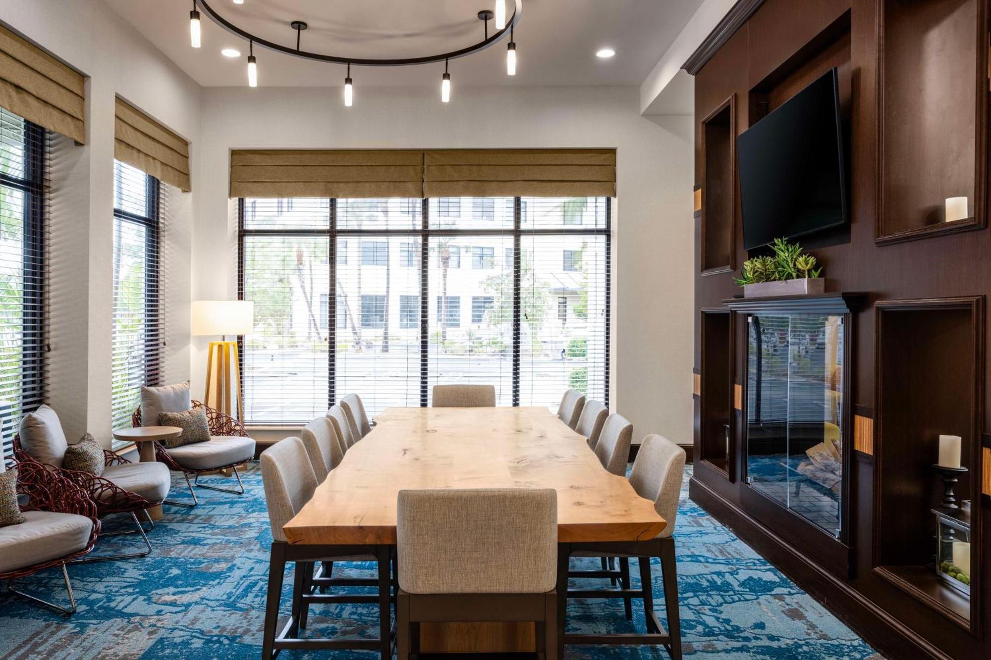 Hilton Garden Inn West Palm Beach Airport Экстерьер фото