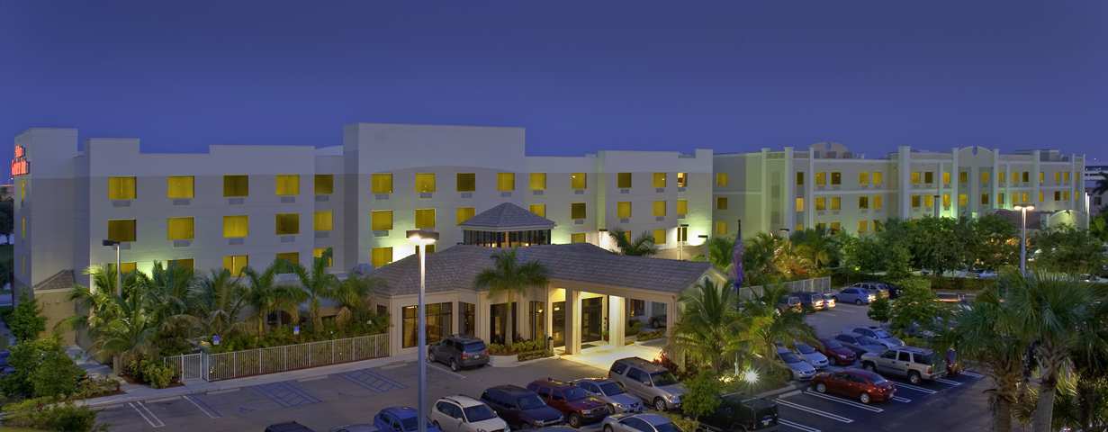 Hilton Garden Inn West Palm Beach Airport Экстерьер фото
